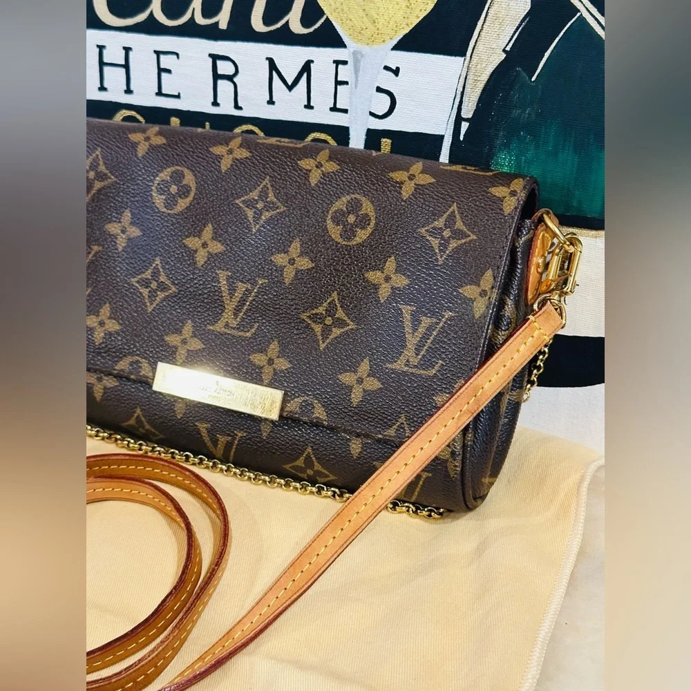 Louis Vuitton Monogram Favorite PM Shoulder Crossbody Bag w/ COA & Dust Bag - Picture 4 of 15
